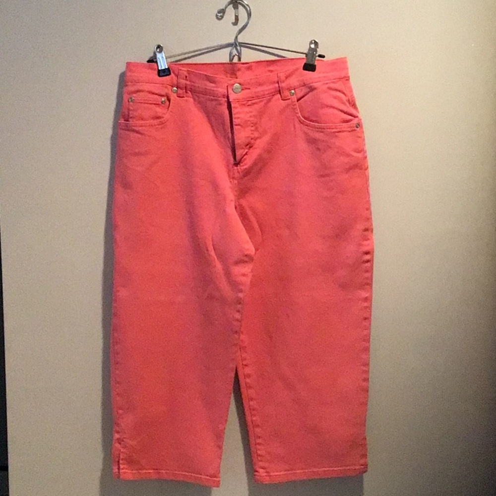 Sonoma Coral Stretch Capri Pants Size 8 Front/Back Pockets Zipper/Button Front